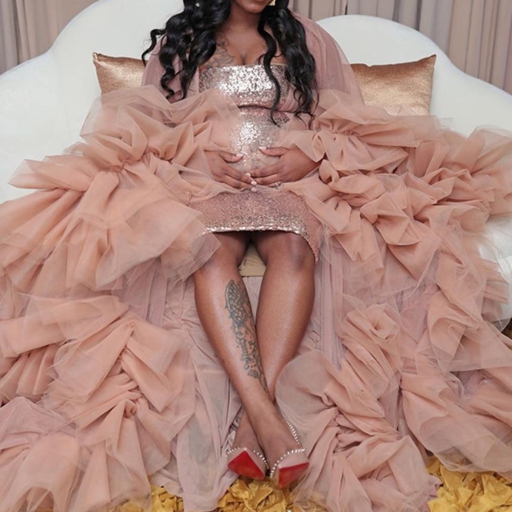 Maternity robe photoshoot/babyshower